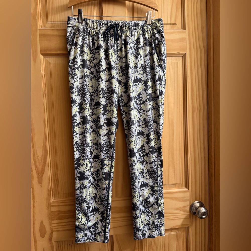 Lululemon Active Pants - Picture 1 of 5